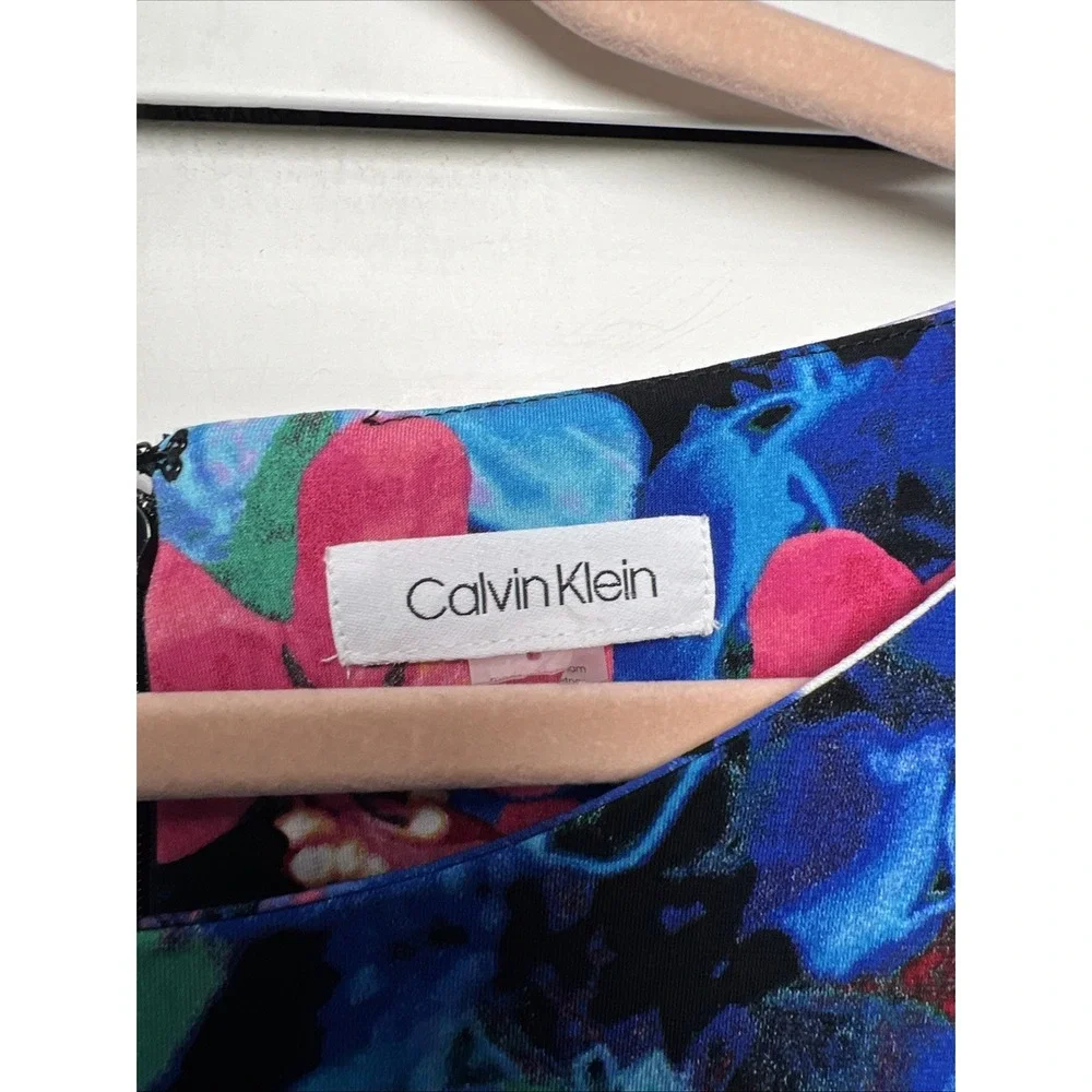Calvin Klein - Picture 3 of 11